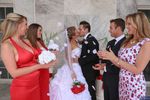 --Julia-Ann-%26-Nicole-Aniston-Naughty-Weddings---b3t7vbfl1a.jpg