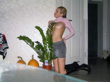 Nice Russian wife poses for us-134v4unuwj.jpg