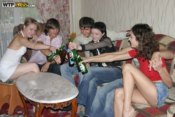 Student Sex Parties 4h3o76e0y63.jpg